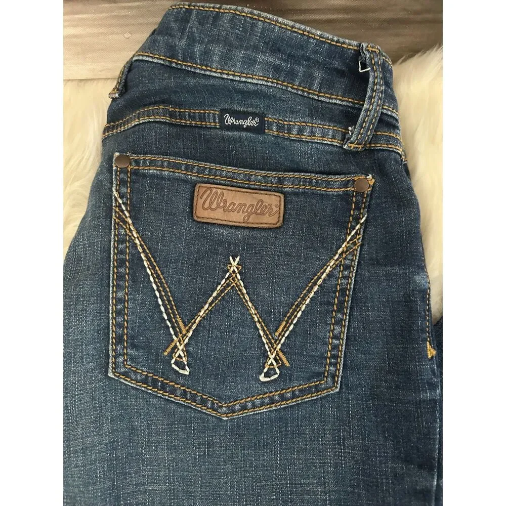 Wrangler Retro Boot Cut Mid-Rise Jeans- Sz. 9 x 32 EUC - Picture 5 of 6